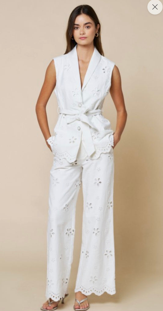 White floral set