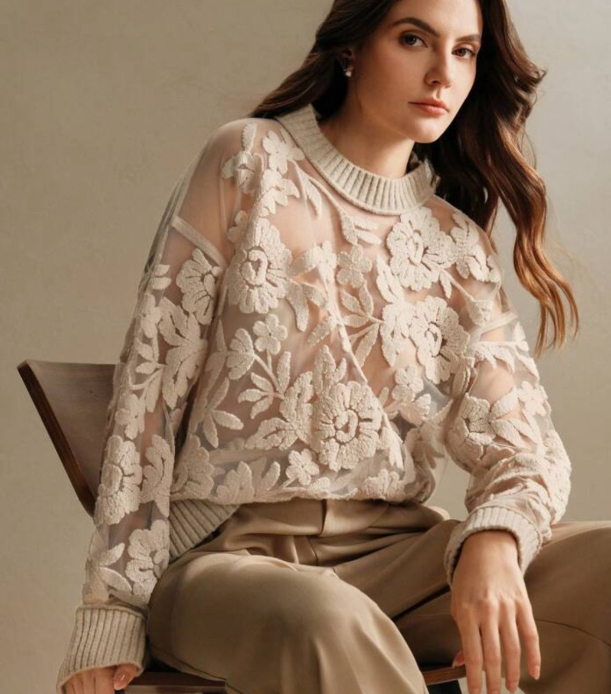 Sweater beige rose